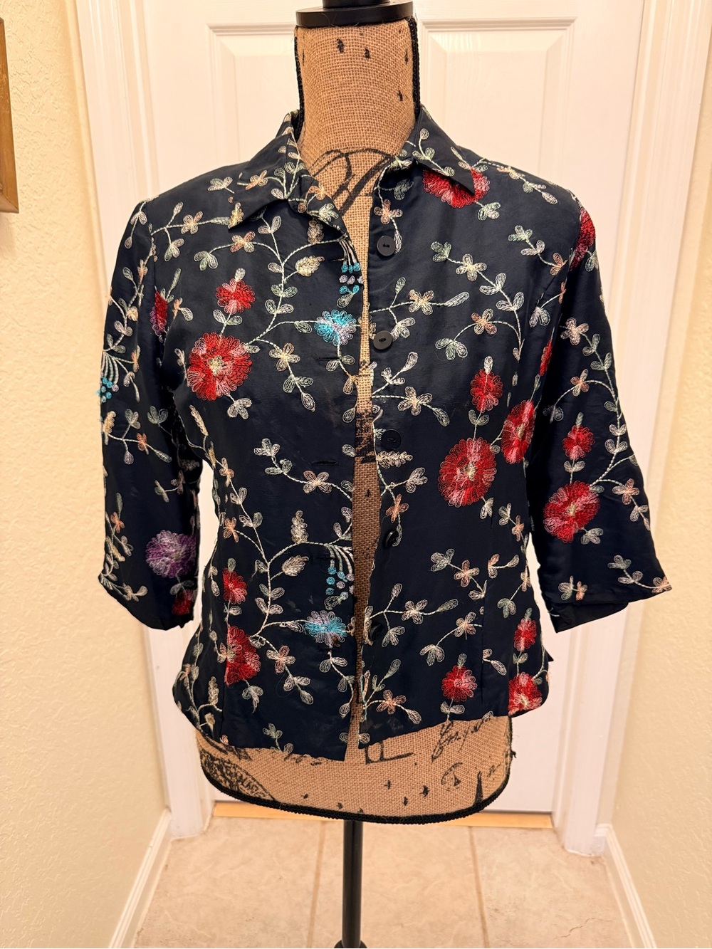 Silkland Petite P 100% Silk Blouse Black Floral Embroidered 3/4 Sleeve Lined